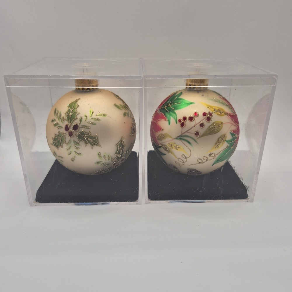 2 UNIQUE TREASURES COLLECTION LIMITED SERIES HAND CRAFTED ROUND GLASS ORNAMENT - Picture 1 of 12